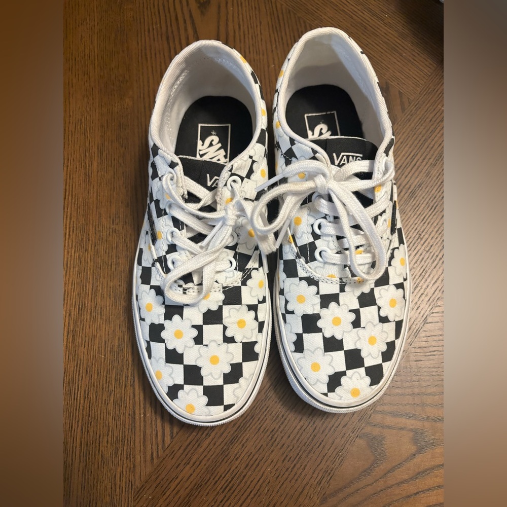 Daisy vans - Picture 2 of 4